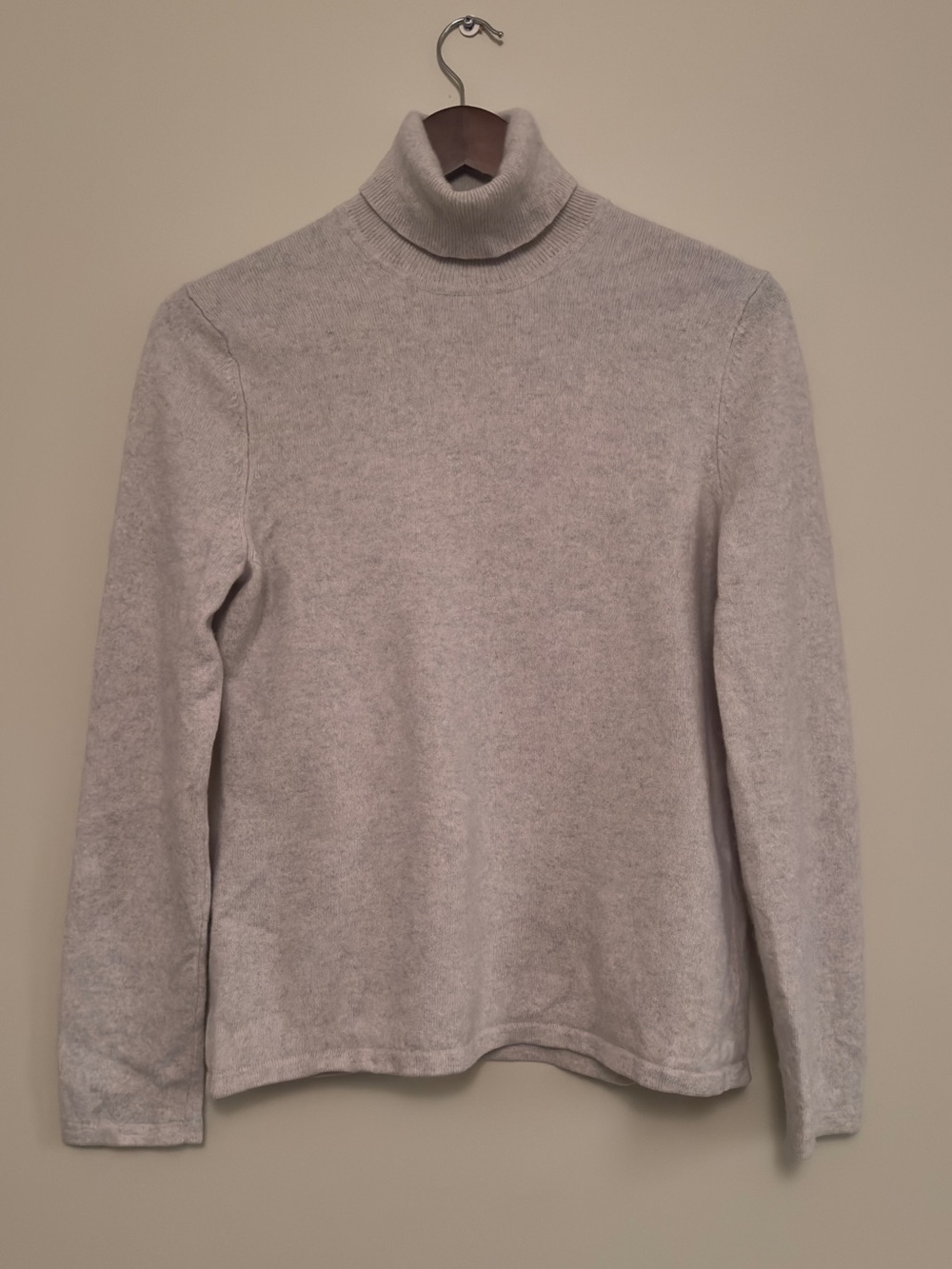 Lord & Taylor 100% Cashmere Turtleneck Knit Sweater in Dove Gray